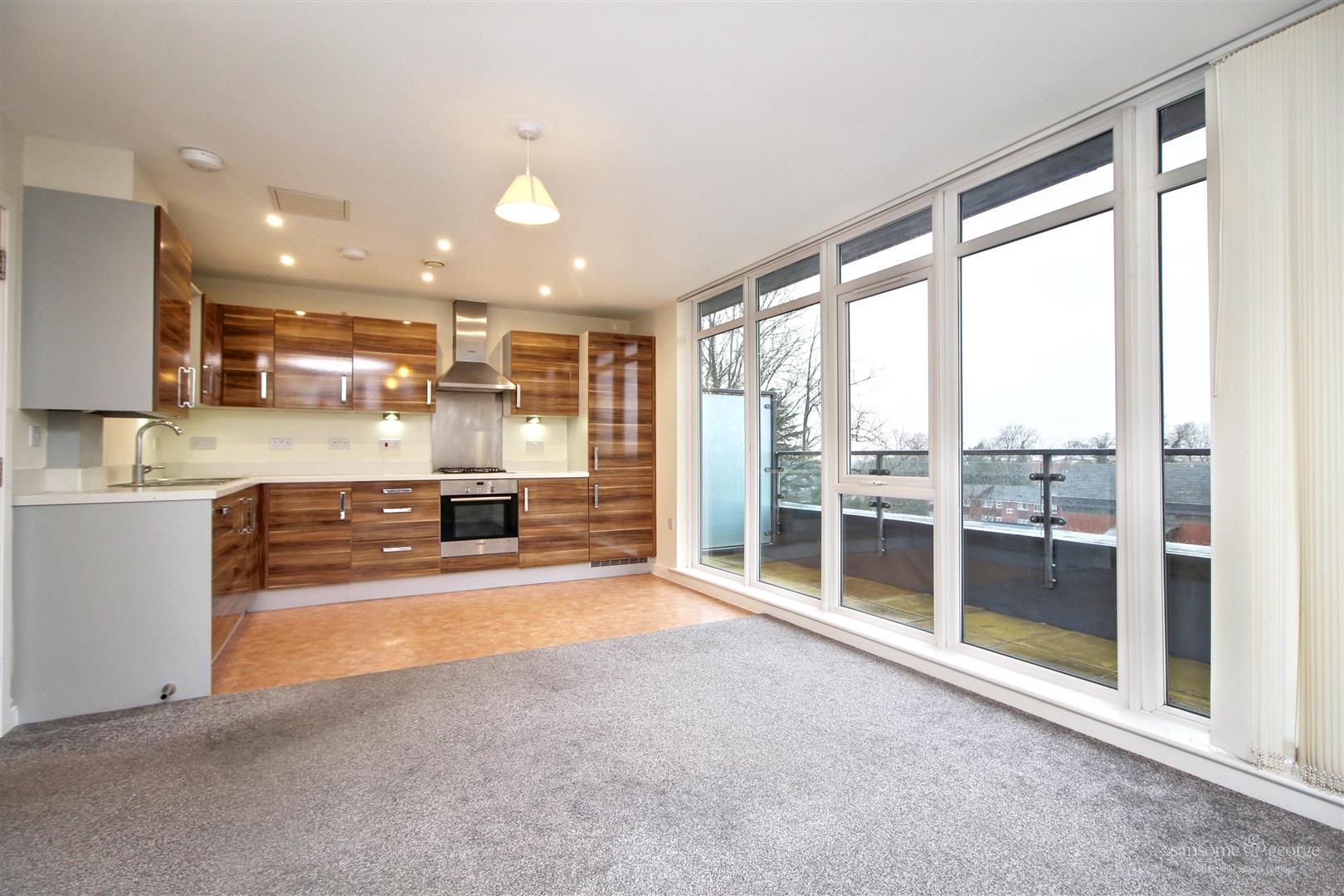 2 bed property in Southcote Lane, Reading